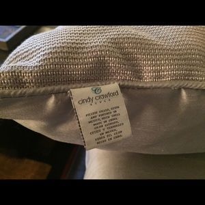 2 Like new Cindy Crawford large bed pillows